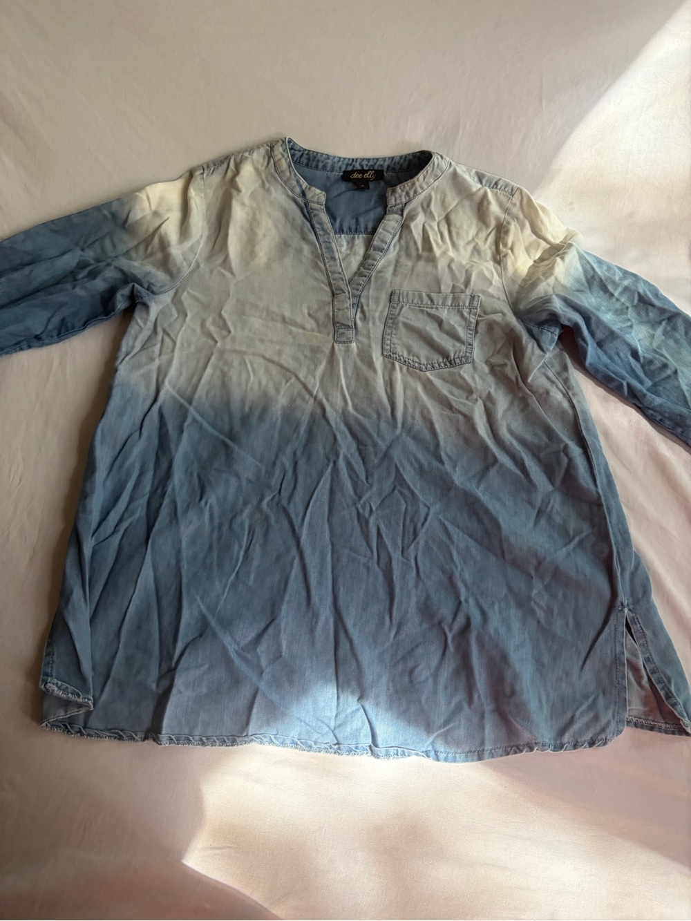 Dee Elly Denim Ombre Shirt Women’s Medium Roll Tab Sleeves